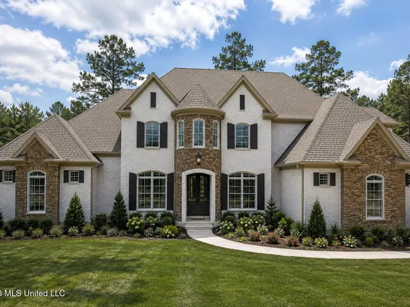 357 Poplar Ln, Holly Springs, MS 38635