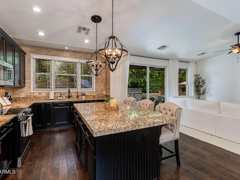 904 E Mead Dr — Photo 10
