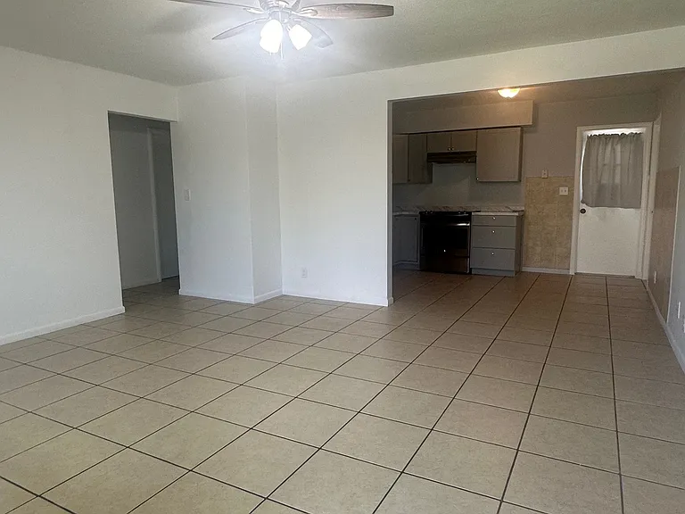 2407 McKinley St #2 — Photo 11