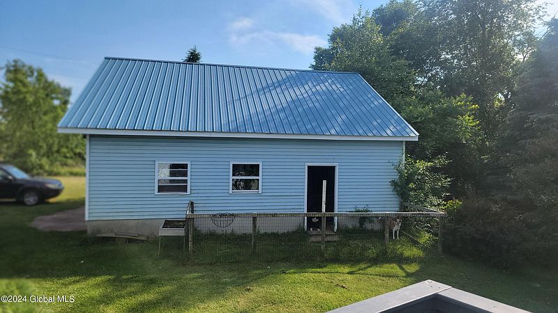 5th image of 135 Oatman Lane