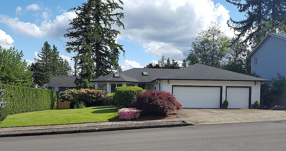 2nd image of 924 NW 23rd Ave