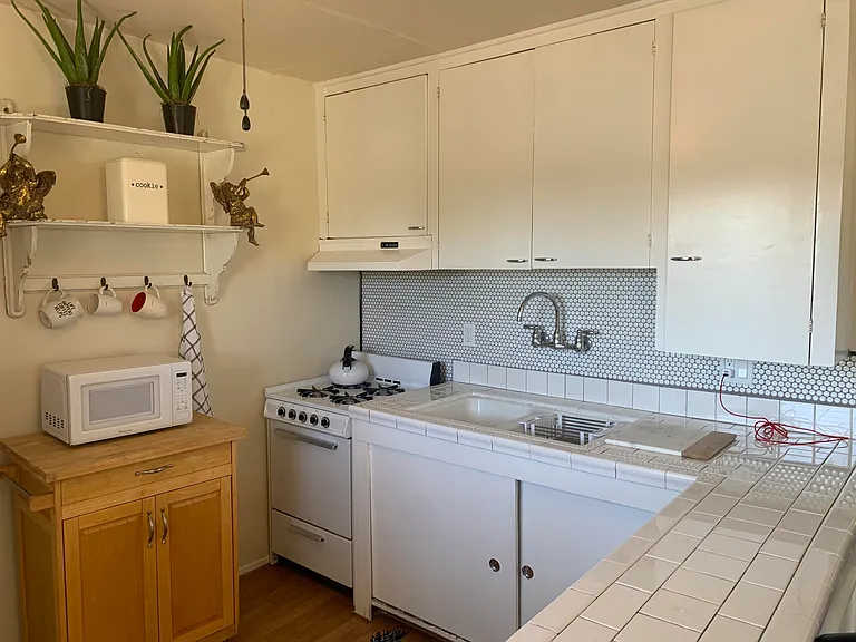 2528 De La Vina St — Photo 30