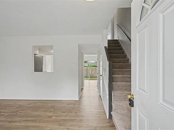 5th image of 18 Bayview Ct