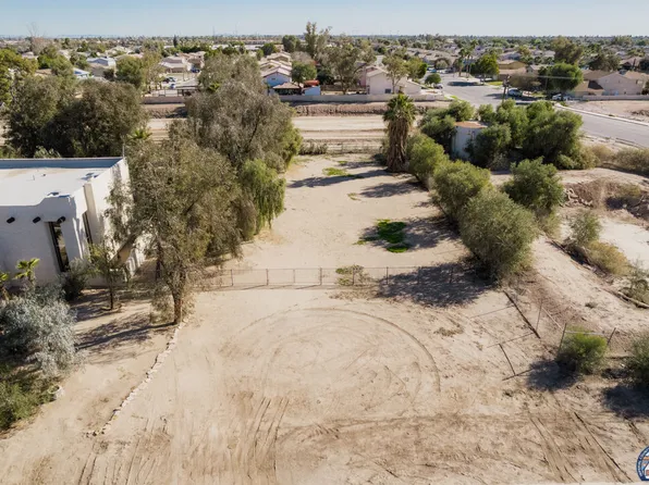 467 S Haskell Dr, El Centro, CA 92243