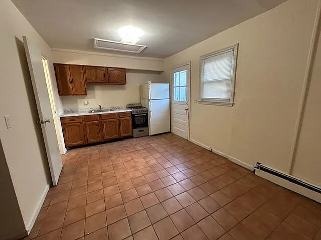 Building Photo - 103 North St #1B