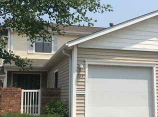 748 Lakeview Point, Schaumburg, IL 60194