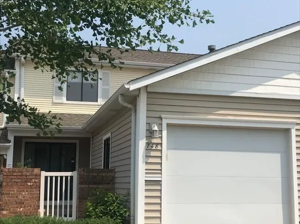748 Lakeview Point, Schaumburg, IL 60194
