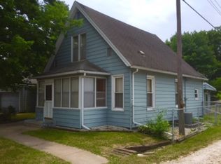 512 Edwards St, Beardstown, IL 62618