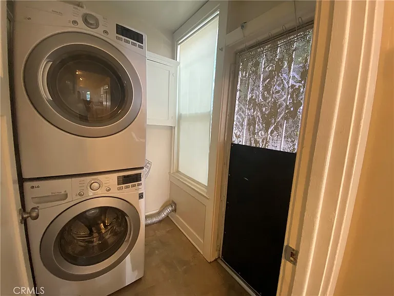 1817 Roosevelt Ave — Photo 15