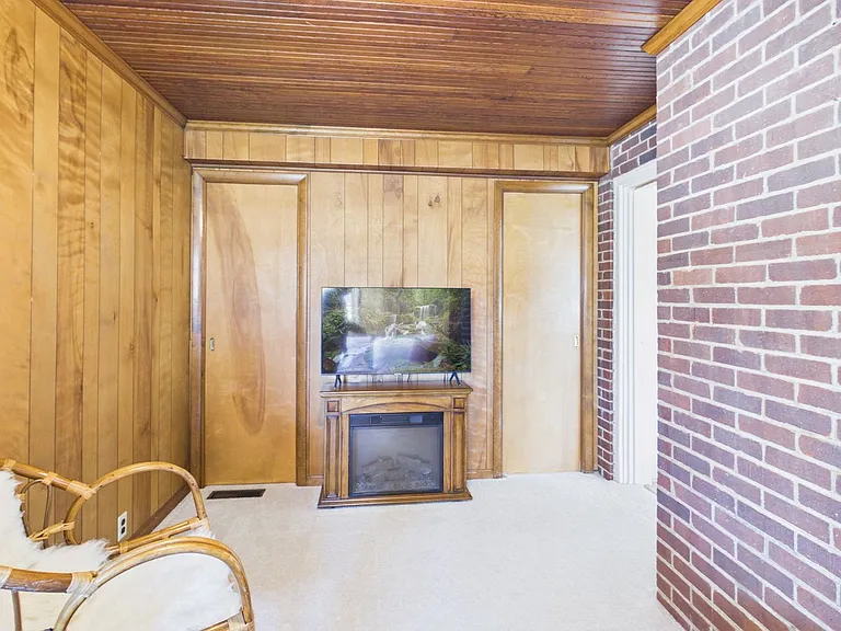 8808 Michaux Ln — Photo 12