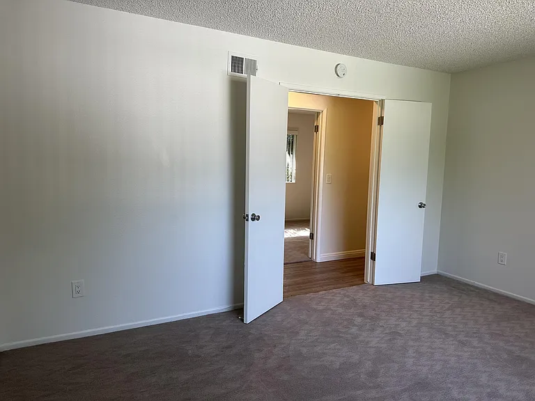 160 N Fonda St #2 — Photo 35