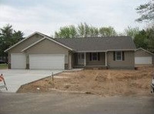 1010 Woodland Ct, Plover, WI 54467