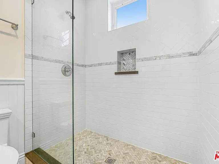 11540 Clover Ave — Photo 20