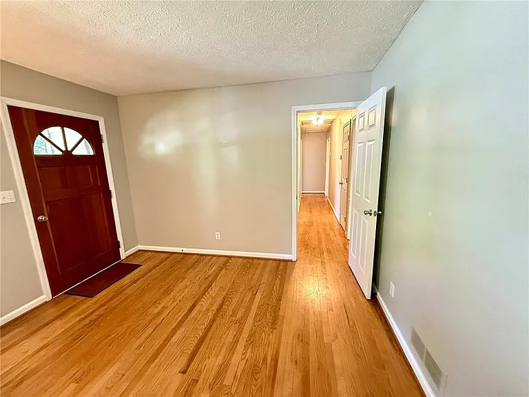 6725 Ridge Moore Dr — Photo 8