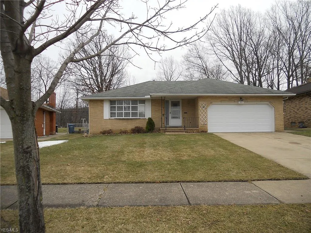 2237 Augustine Dr photo 1