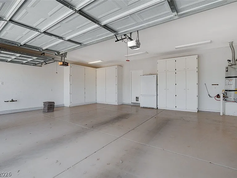 2521 Evansville Ave — Photo 42