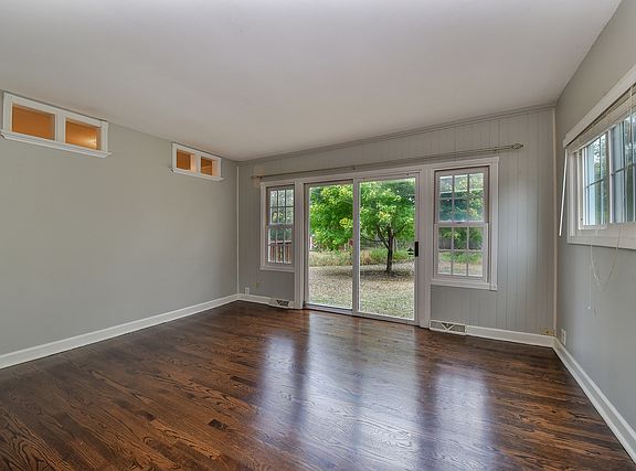 3rd image of 27W154 National St