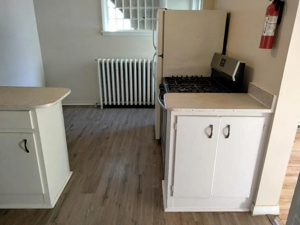 109 Guy Park, 1R — Photo 4