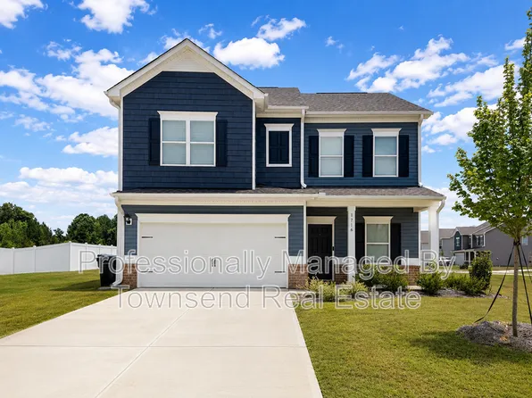 1716 Nesting Trail Dr, Fayetteville, NC 28312