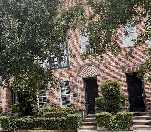 2nd image of 2533 Lamar St