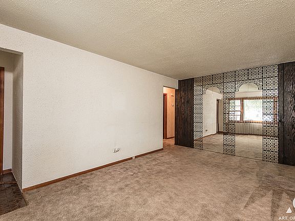 5th image of 5926 W 89th St