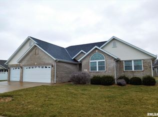 1833 Deerfield Dr, Morton, IL