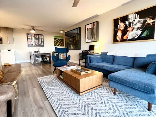 1200 Vine St APT 6A, Denver, CO 80206