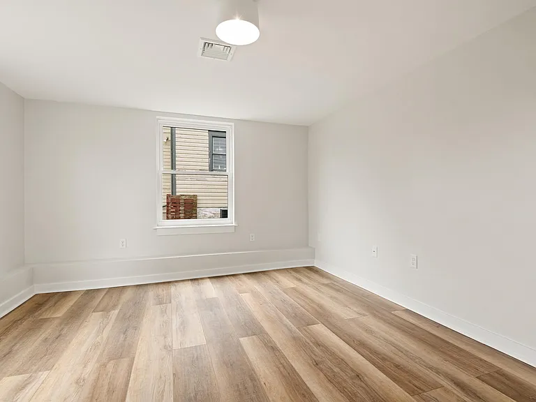 10-14 S Decatur St #14R — Photo 9
