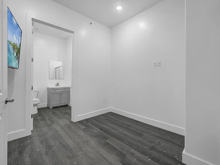 129-137 Passaic St #405 — Photo 9