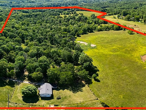 3rd image of 592 Eno Rd