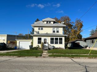 436 2nd St, Oconomowoc, WI 53066