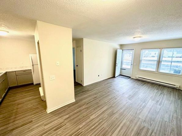 1215 W 10th St