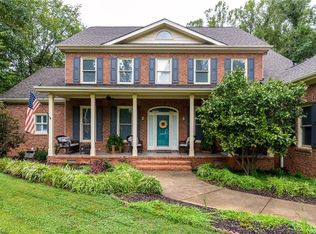 8404 Crichton Ct, Oak Ridge, NC 27310