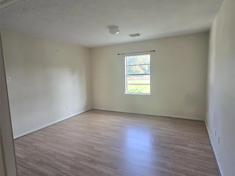 3006 Greenbriar Springs Dr — Photo 5
