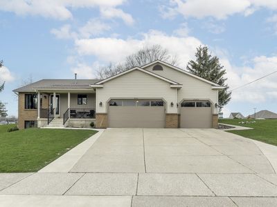 8409-8411 Woodruff Dr SW, Byron Center, MI, 49315