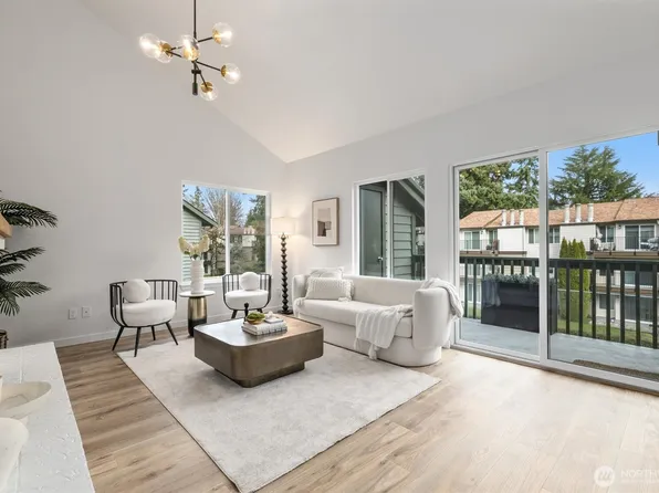 12904 126th Court NE #J-301, Kirkland, WA 98034