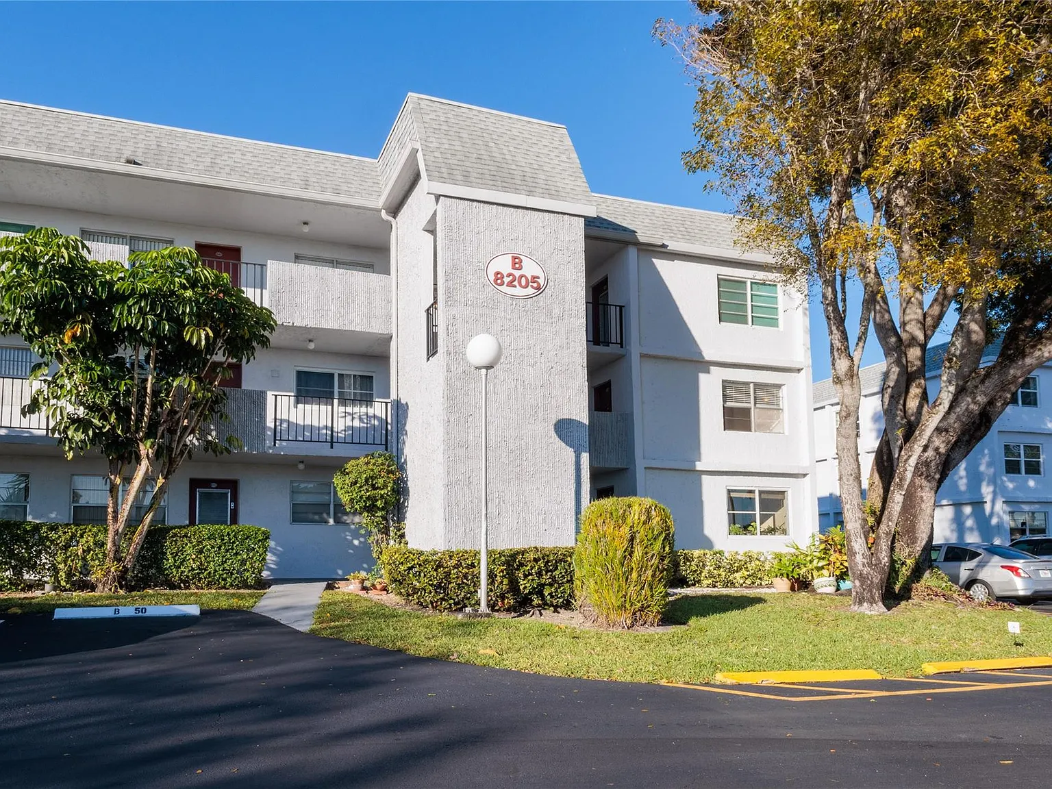 2 bed, 2.0 bath, 1170 sqft, $2,000 — Photo 1