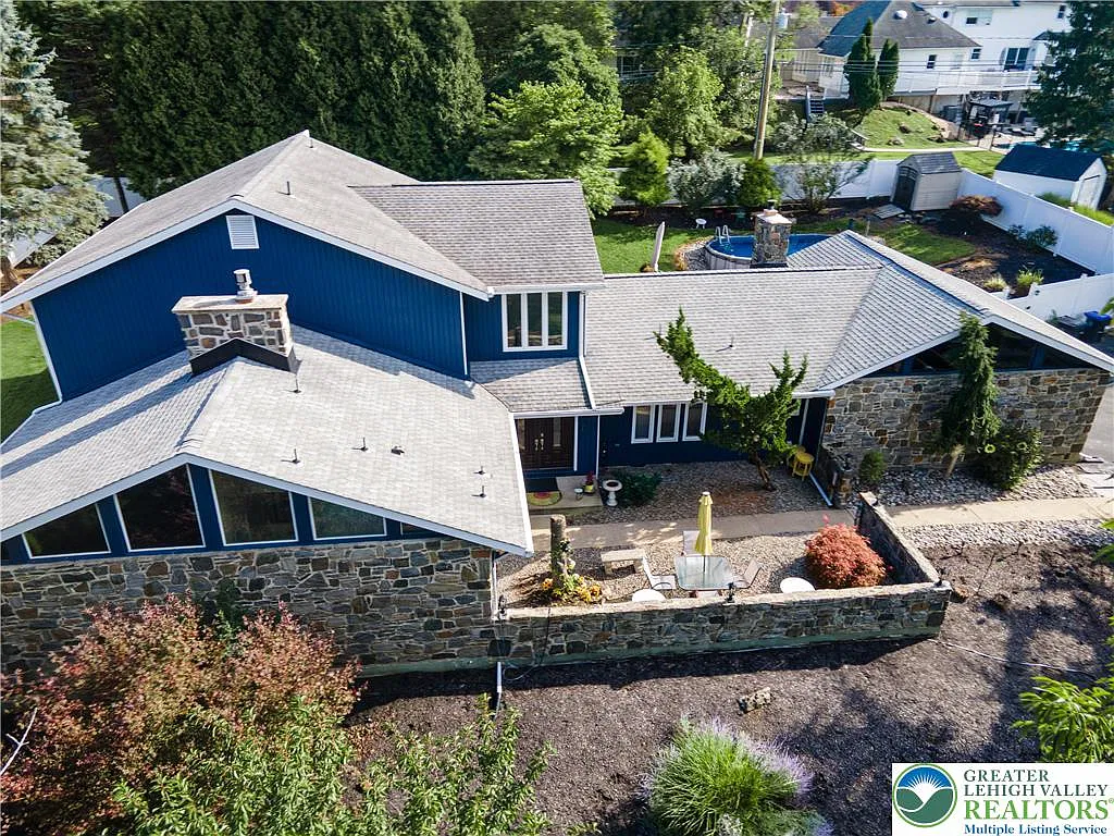 4 bed, 5.0 bath, 3544 sqft, $3,500 — Photo 1