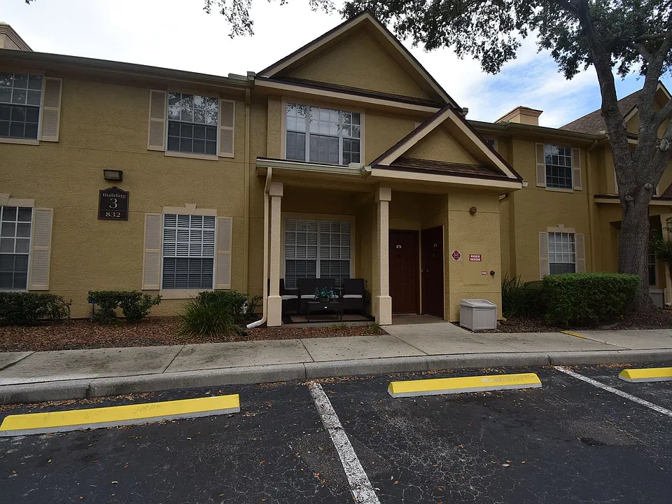 832 Grand Regency Point #201