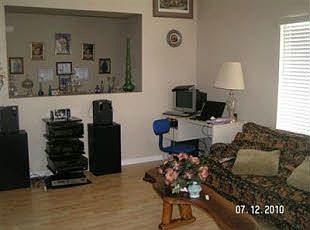 4th image of 1652 Maude St