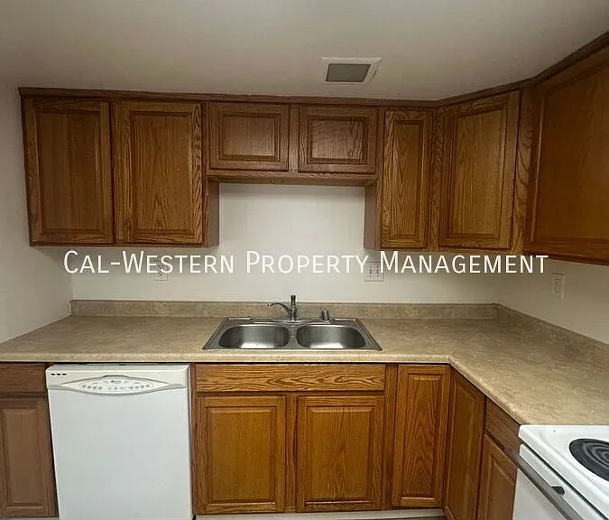 15165 Pratola Ct #B — Photo 18