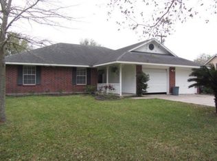 355 Lakeshore Dr, Victoria, TX 77905