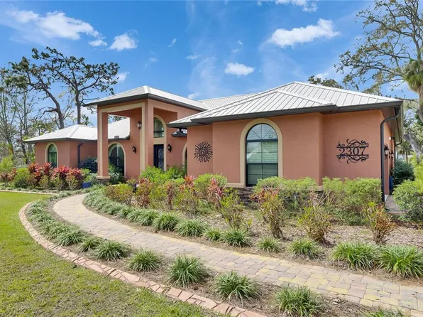 2307 7th St SW, Ruskin, FL 33570