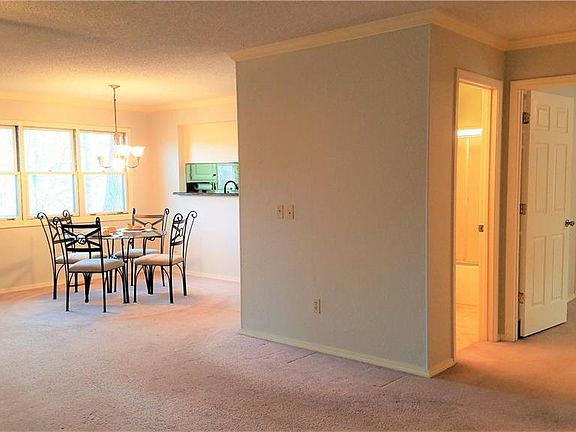 4th image of 12 Sandwick Pl