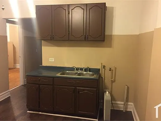 9344 S Lafayette Ave — Photo 15