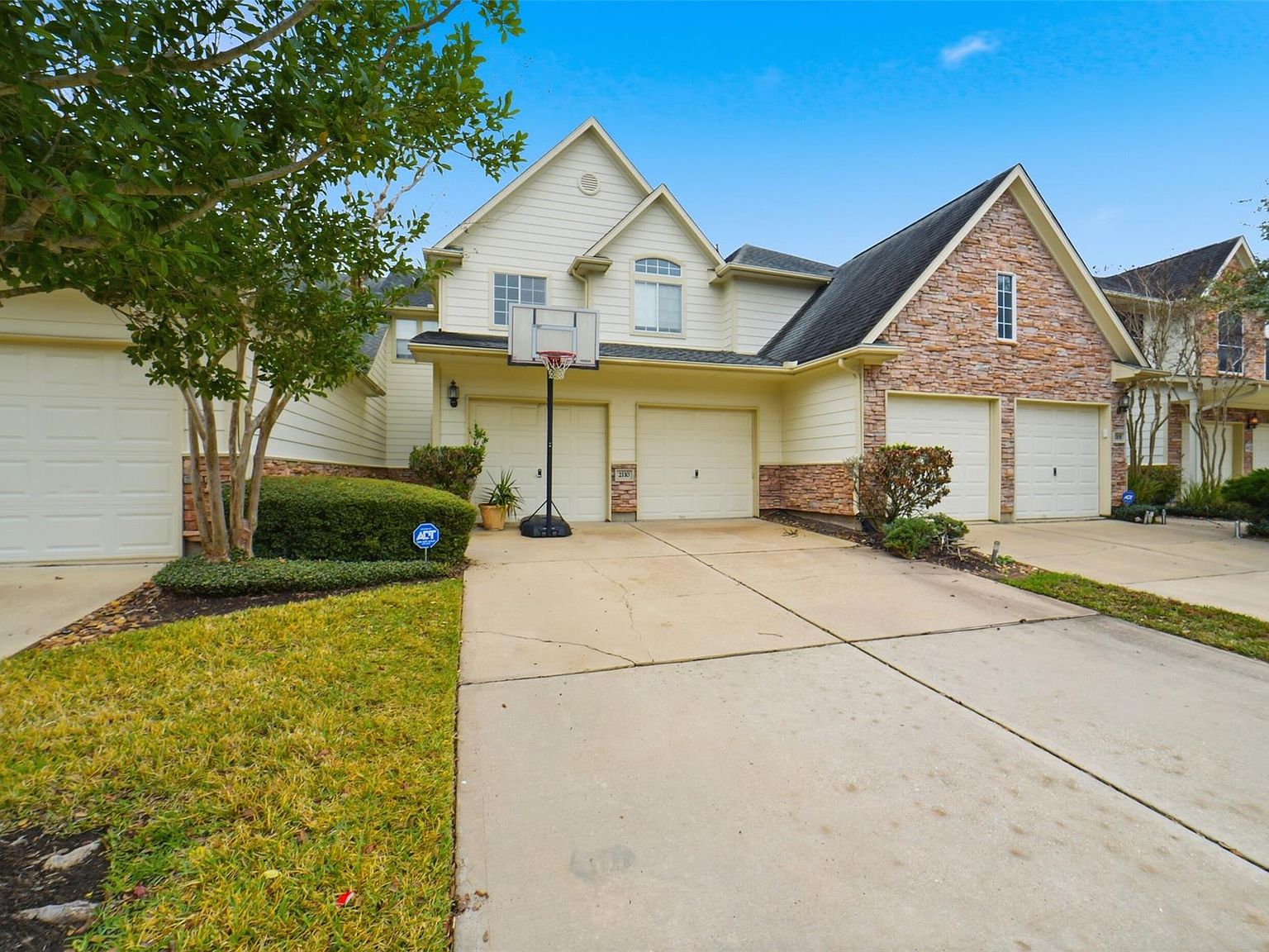 2110 Ridge Wood Ln