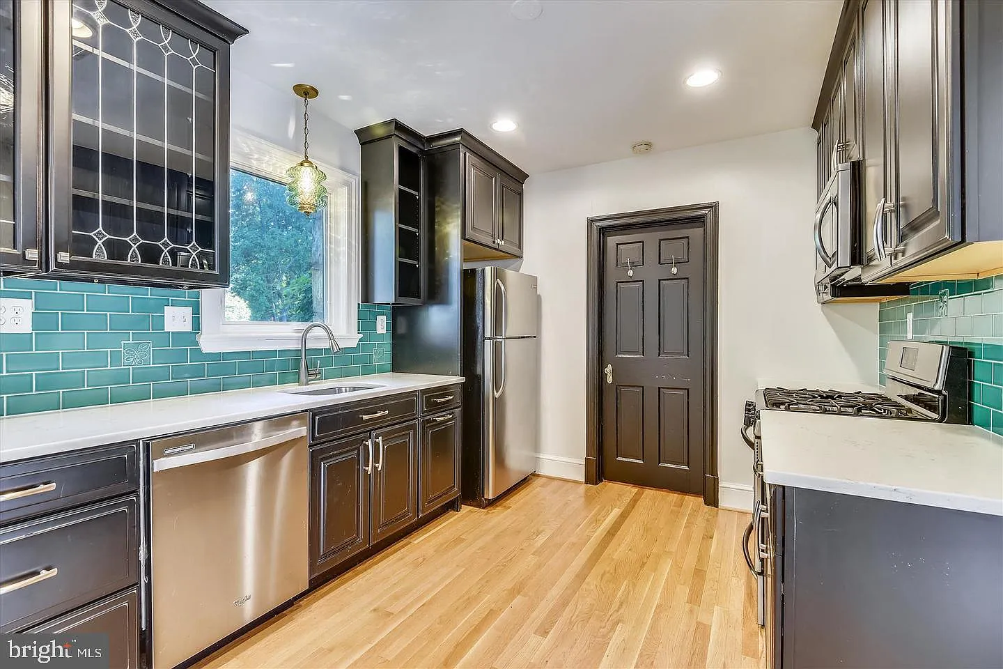 4 bed, 4.0 bath, 3451 sqft, $6,000 — Photo 3