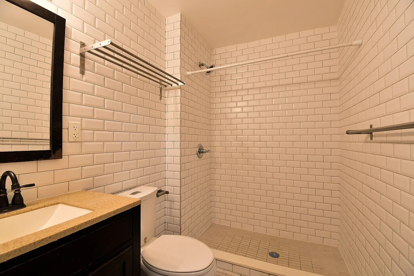 1 bed, 650 sqft, $1,714 — Photo 4