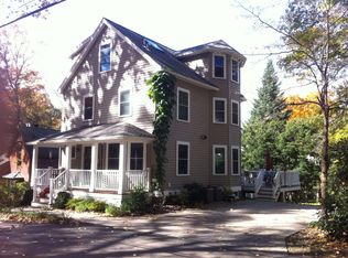 22 Oakland Cir, Wellesley, MA 02481