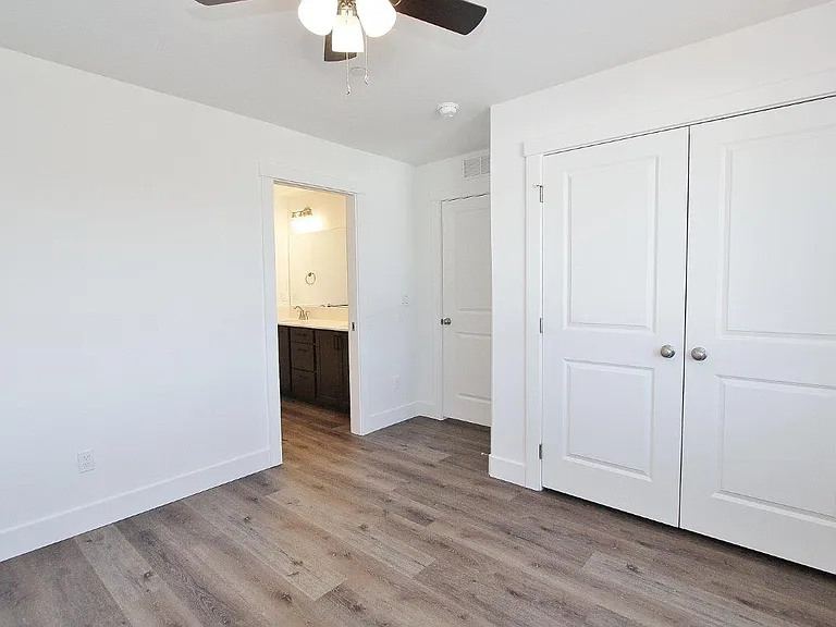 1060 Bighorn St #B — Photo 10